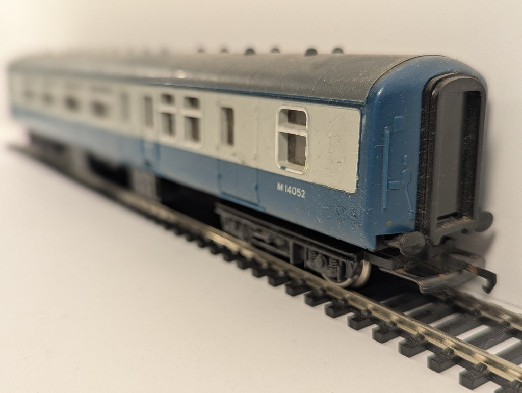 Hornby OO Gauge BR Mk1 BSK Brake Second Corridor Coach Passenger Coach M14052