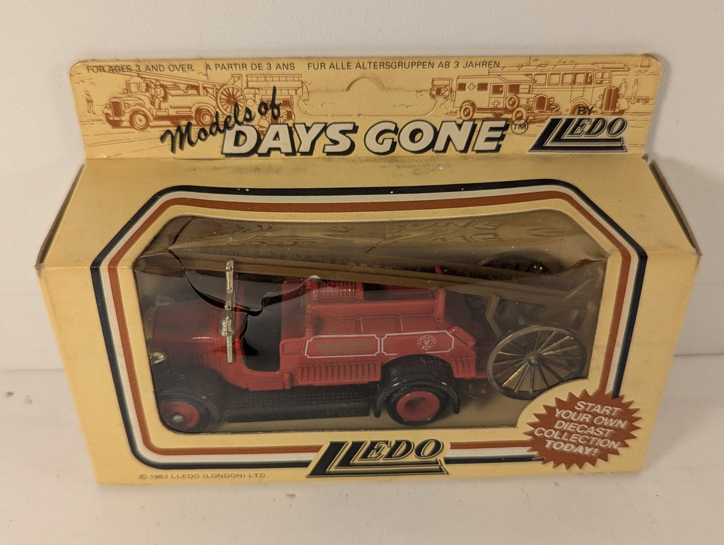 Lledo Dennis Fire Engine Die-cast Model Vehicle Ware Fire Service 12