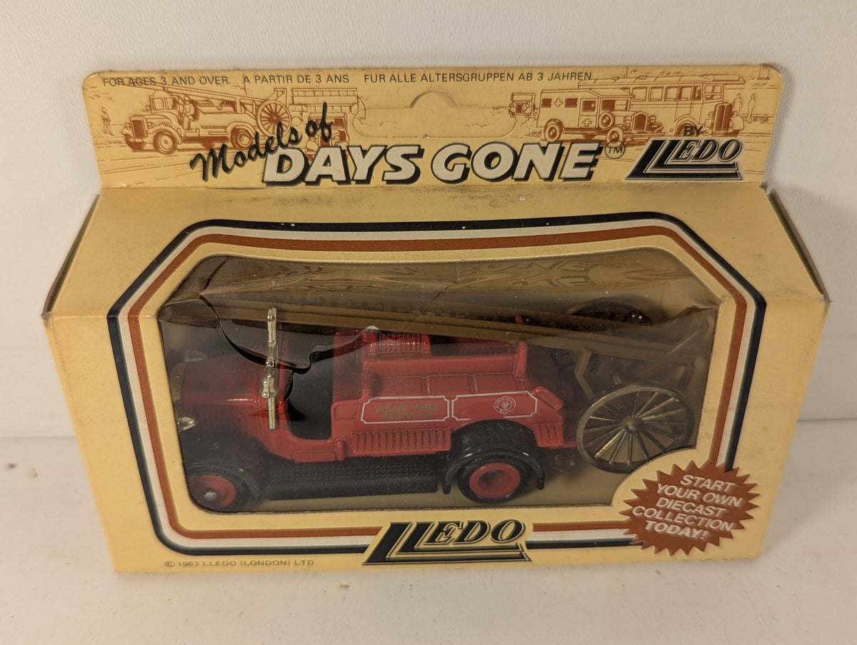 Lledo Dennis Fire Engine Die-cast Model Vehicle Ware Fire Service 12