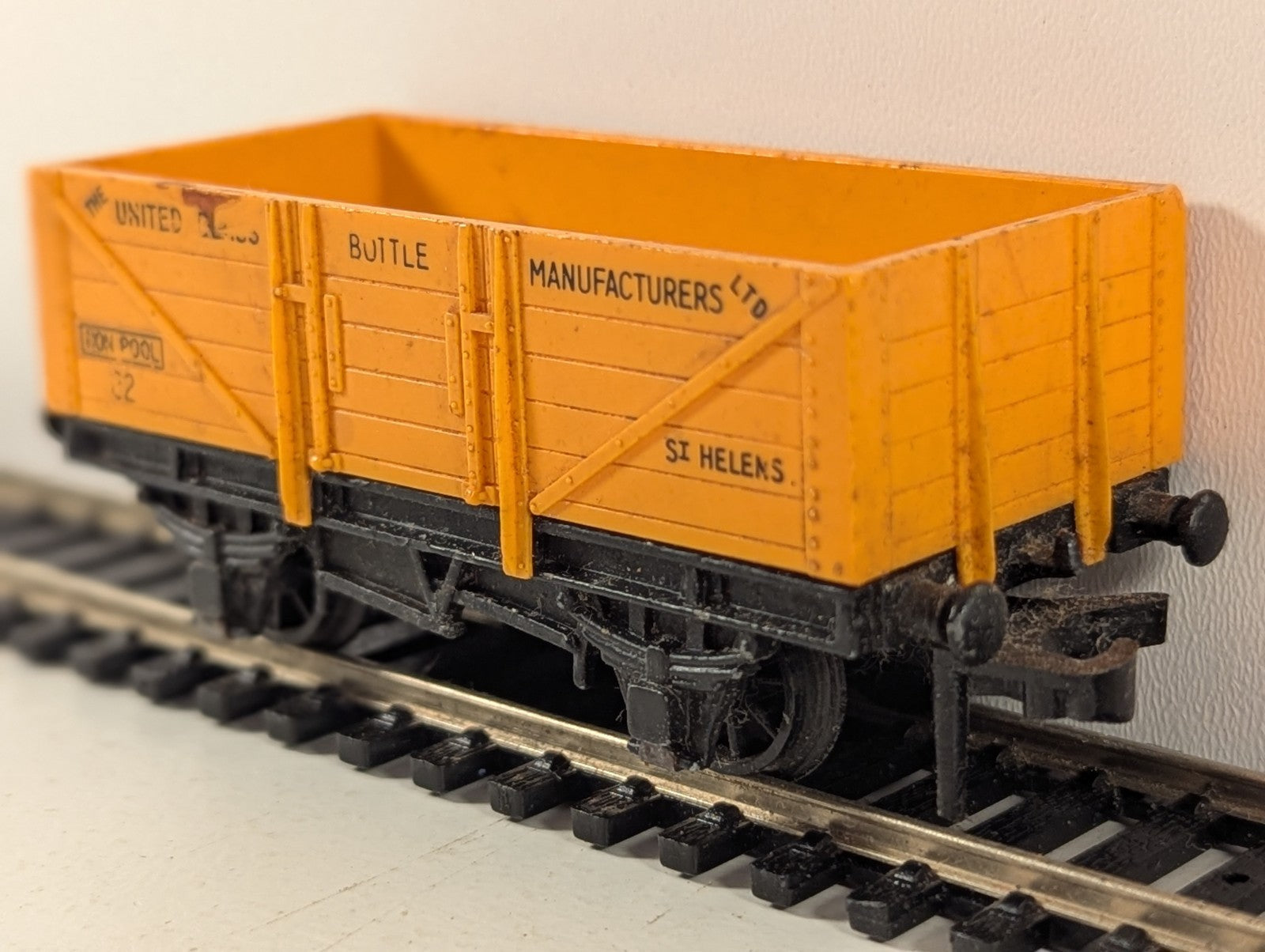 Hornby Dublo United Glass Bottle Manufacturers 5 Plank Open Wagon OO Gauge