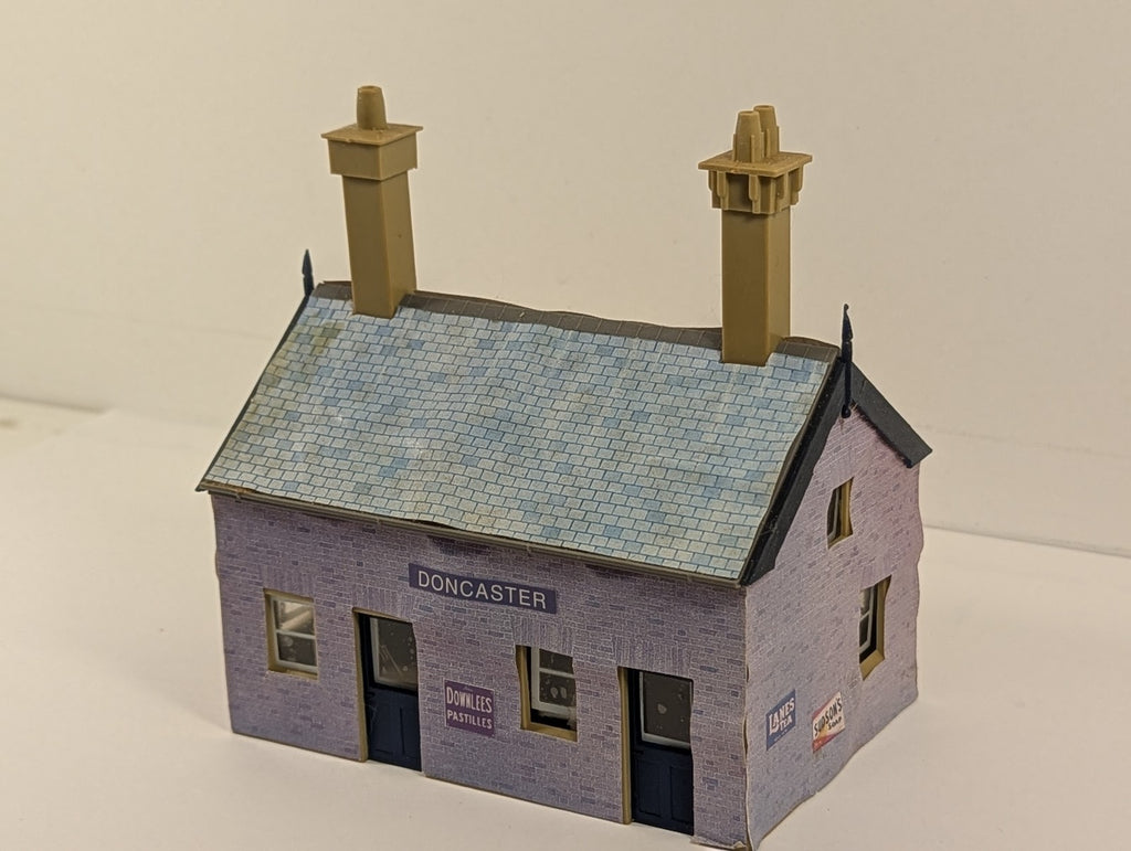 Hornby Dublo OO Gauge Suburban Station Building Doncaster 5085