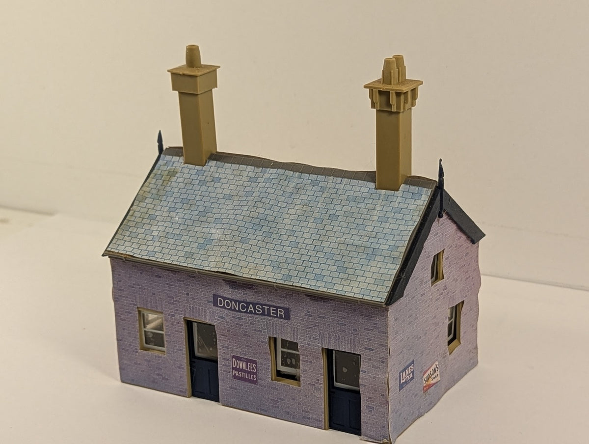 Hornby Dublo OO Gauge Suburban Station Building Doncaster 5085