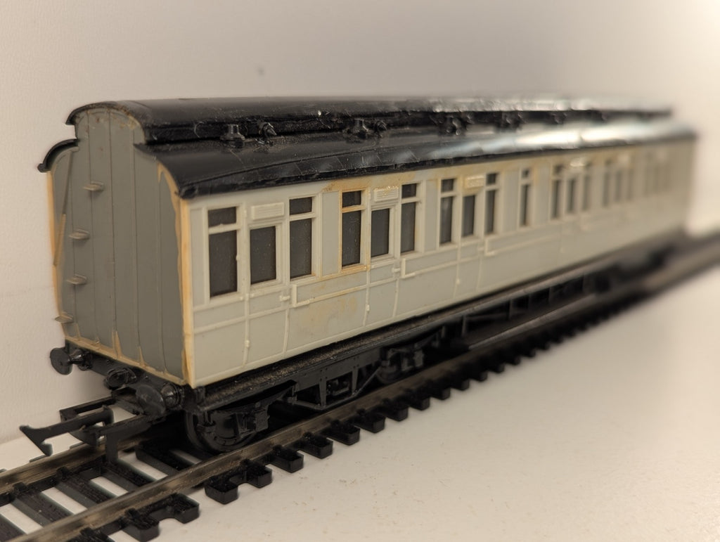 Ratio Midland/LMS Brake Coach Kit Built OO Gauge