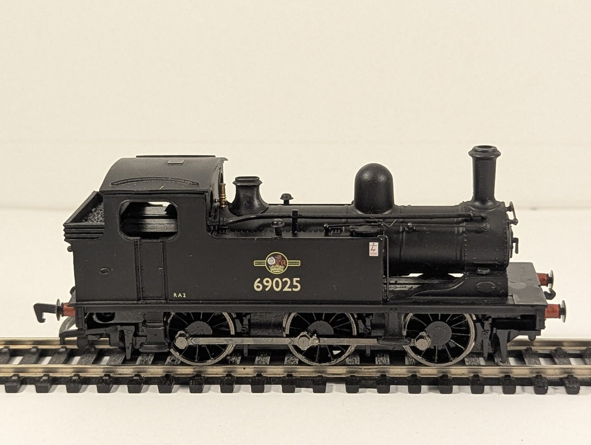 Bachmann OO Gauge Class J72 0-6-0T Steam Locomotive 69025 BR Black 31-056