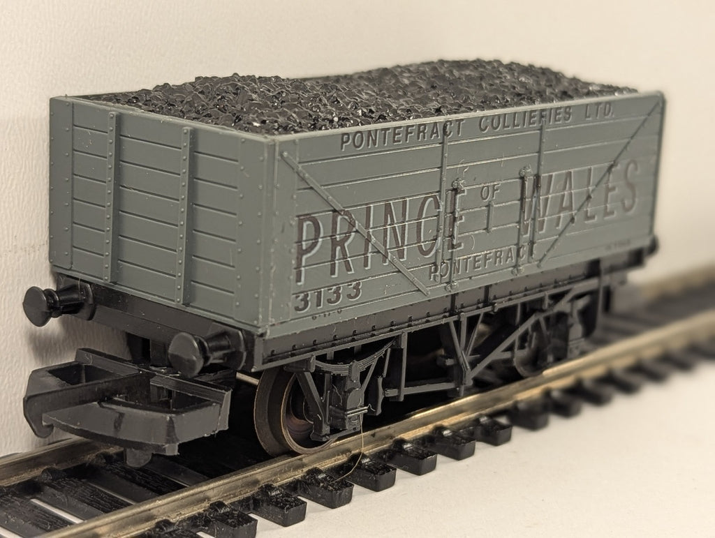 Lima OO Gauge 7-Plank Coal Wagon Prince of Wales Pontefract Collieries