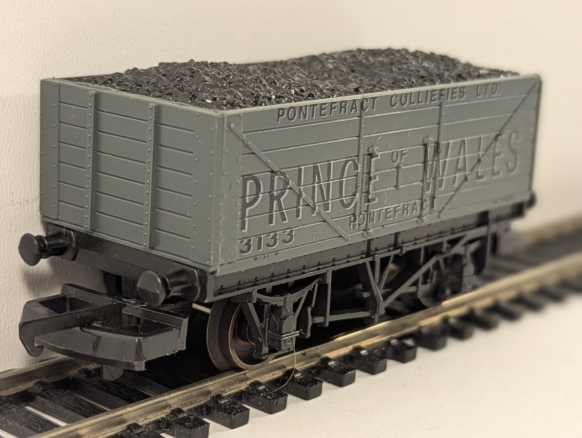 Lima OO Gauge 7-Plank Coal Wagon Prince of Wales Pontefract Collieries