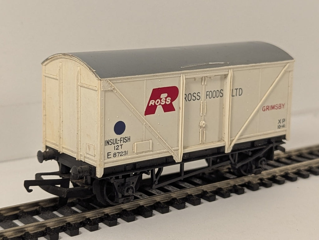 Wrenn OO Gauge Ross Foods 12T Insulated Fish Van Goods Wagon E87231