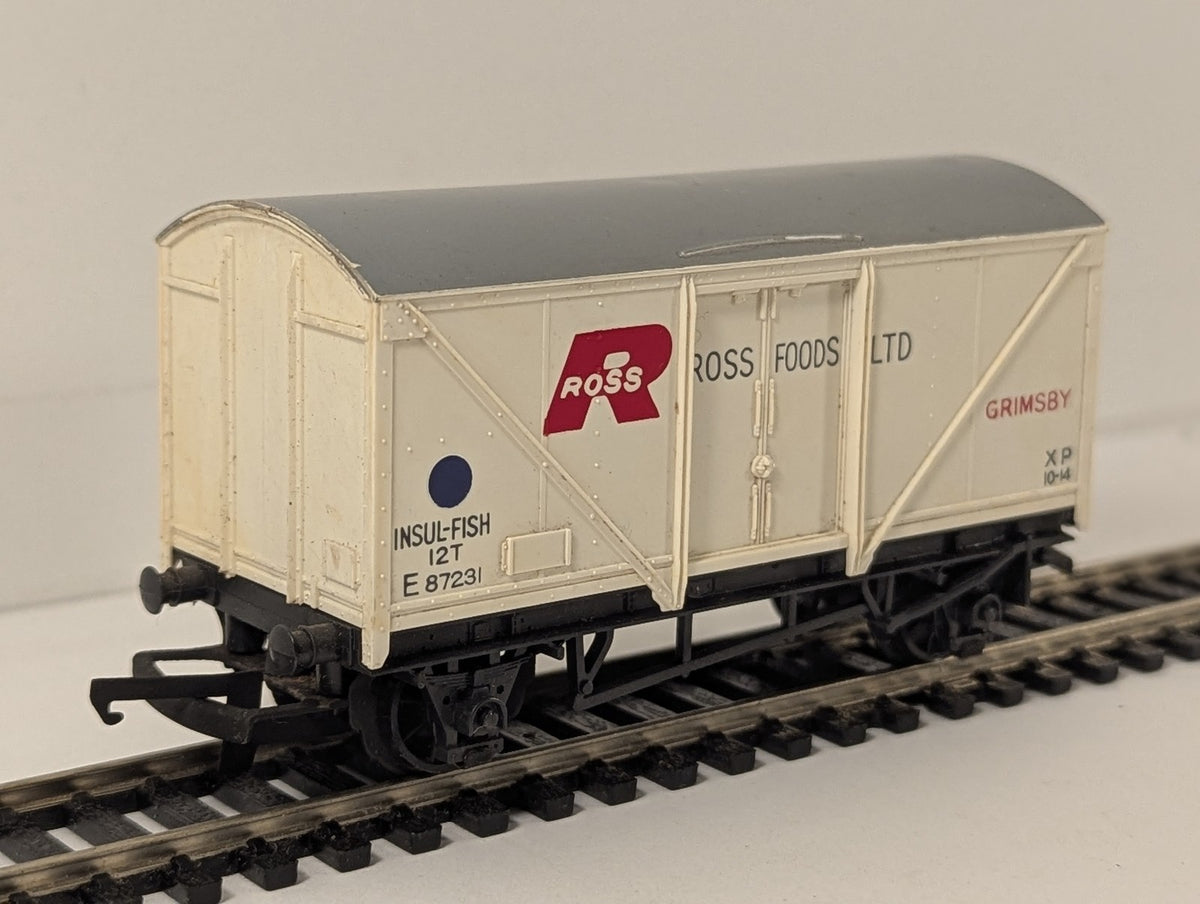 Wrenn OO Gauge Ross Foods 12T Insulated Fish Van Goods Wagon E87231