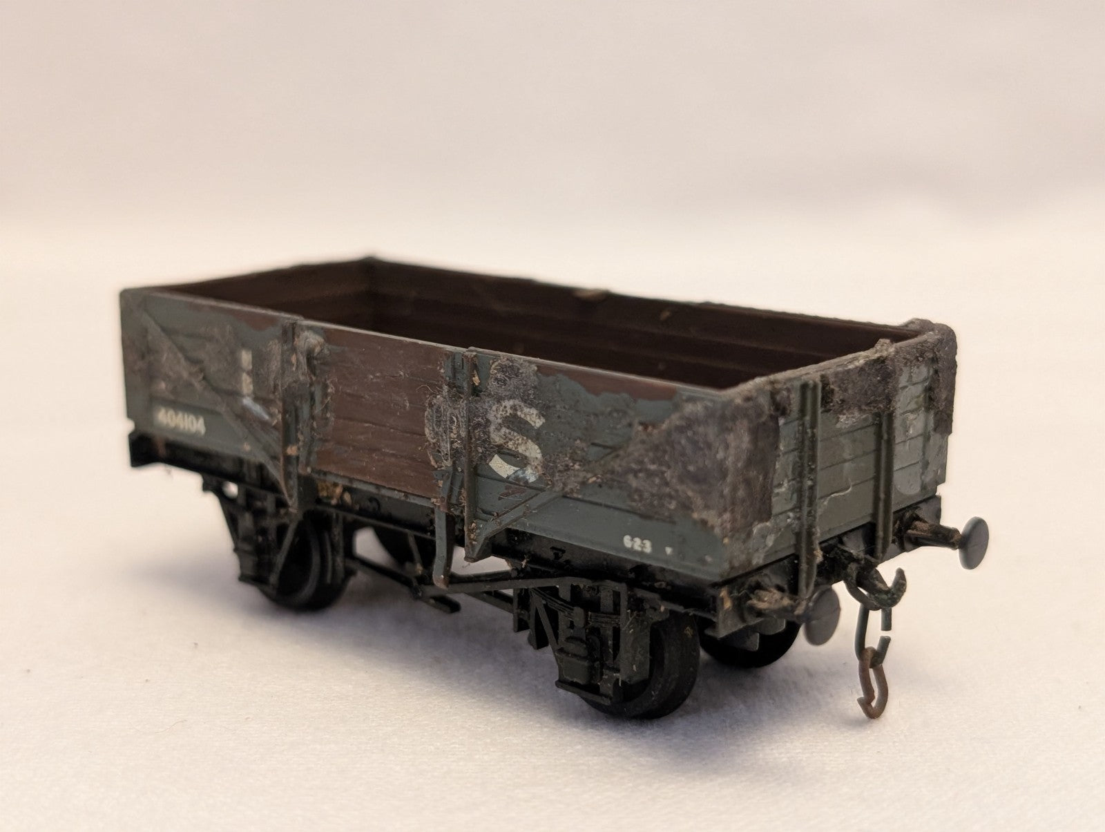 Hornby OO Gauge LMS 5-Plank Open Wagon Goods Wagon 404104 LMS Grey