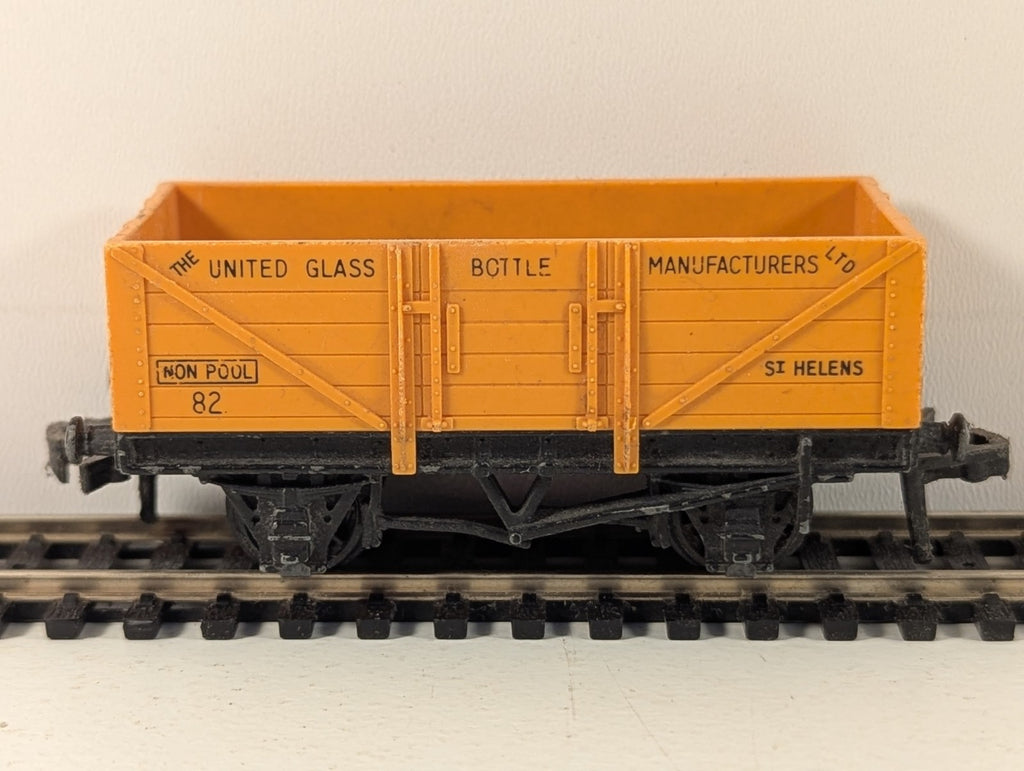 Hornby Dublo United Glass Bottle Manufacturers Wagon OO Gauge - Missing Buffer