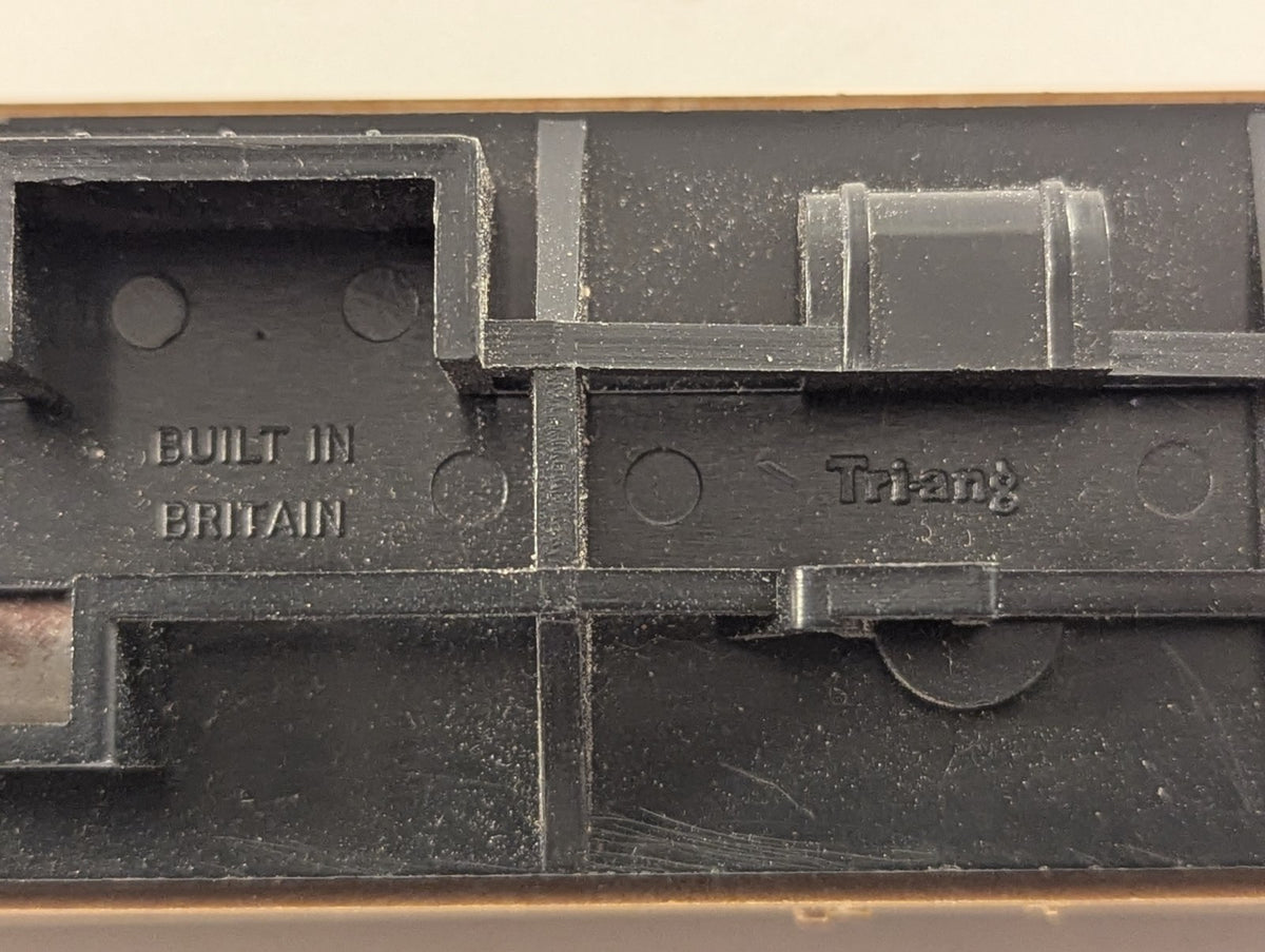 Tri-ang OO Gauge LNER Gresley Composite Coach Passenger Coach 1010
