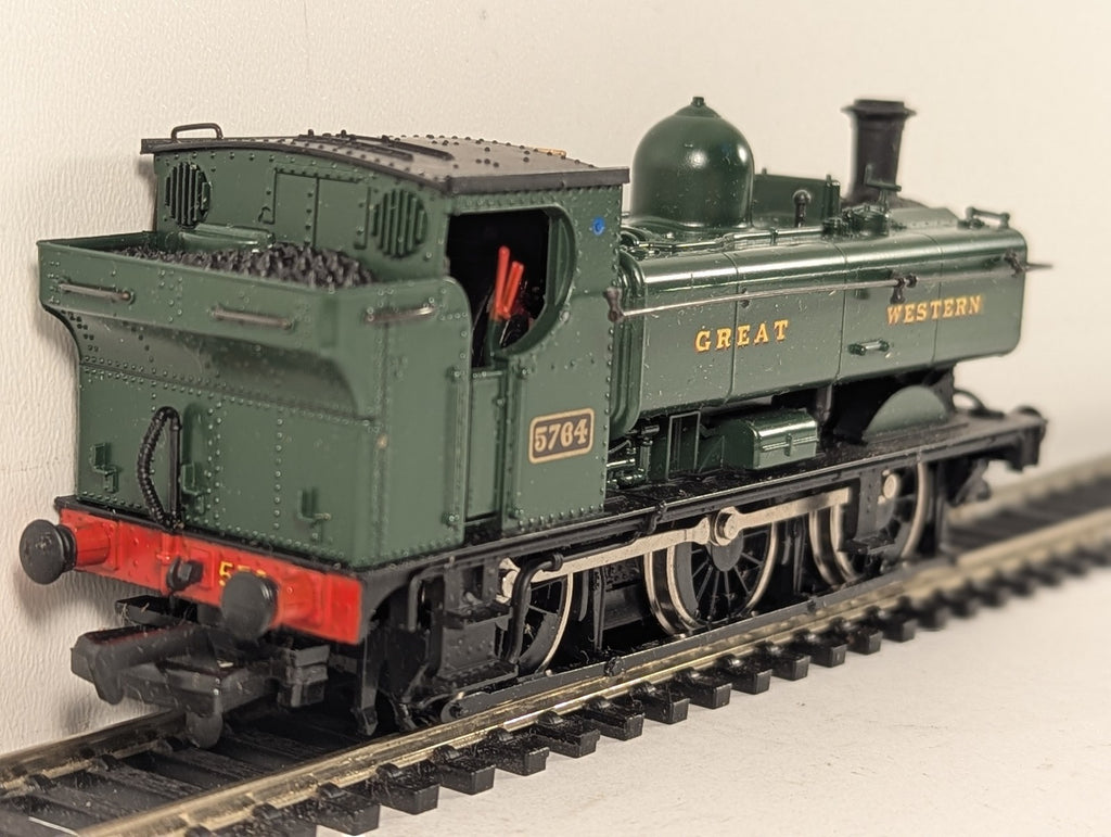 Mainline Railways OO Gauge Class 57xx Pannier Tank Steam Locomotive 5764