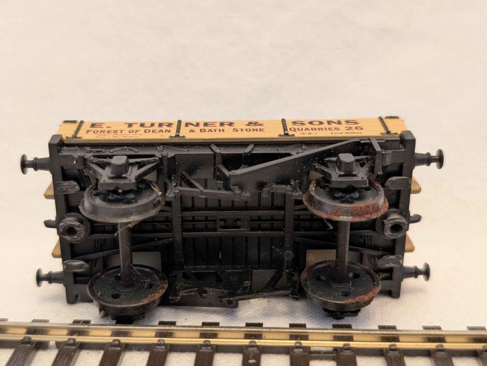 Dapol OO Gauge 4 Plank Wagon E. Turner & Sons Goods Wagon 26