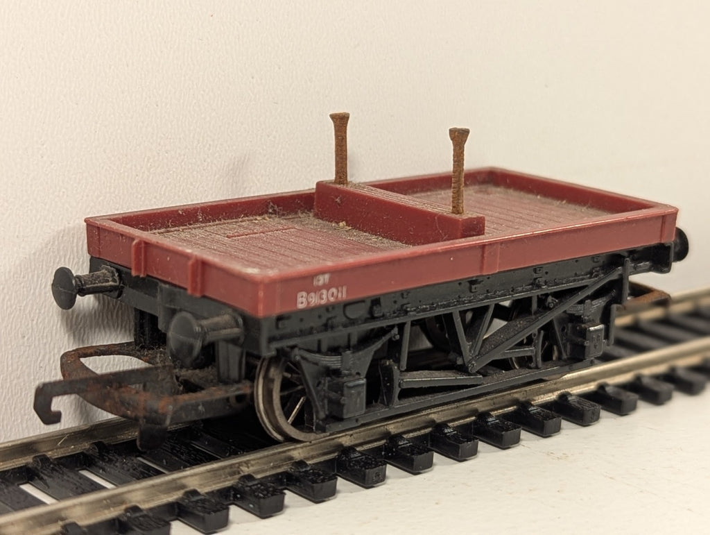 Tri-ang Railways R17 OO Gauge Red Bolster Wagon