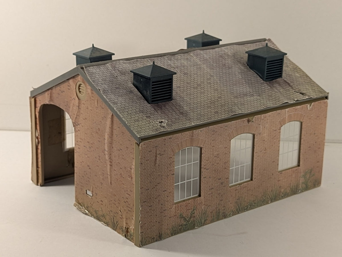 Hornby OO Gauge Single Track Engine Shed Buildings & Structures R180