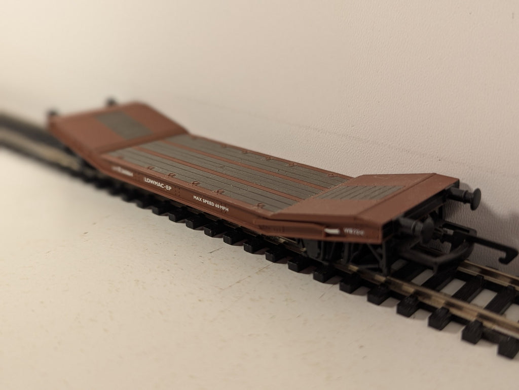 Hornby OO Gauge BR 25t Lowmac Machine Wagon (LOWMAC-EP) Goods Wagon
