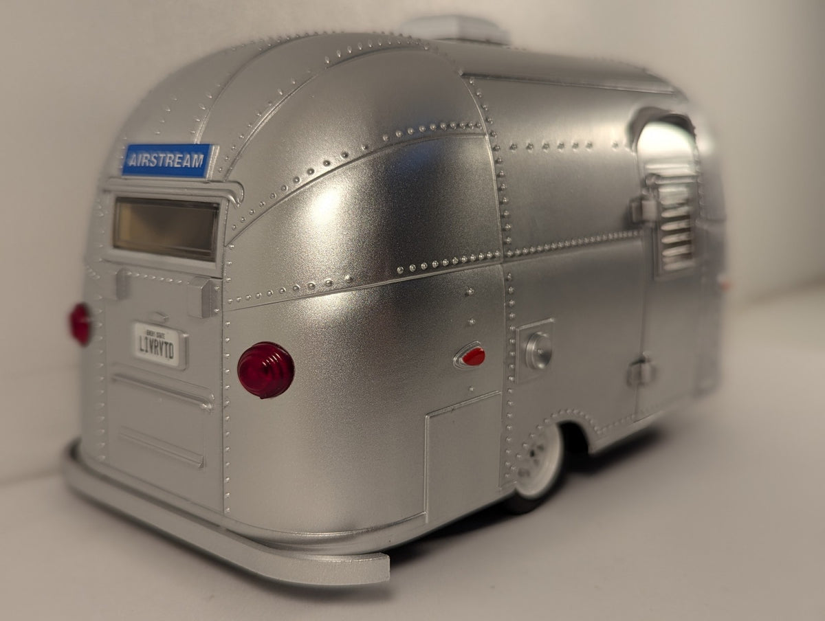 GreenLight Collectibles 1:24 Airstream 16' Bambi Die-cast Trailer LIVRYTD Silver