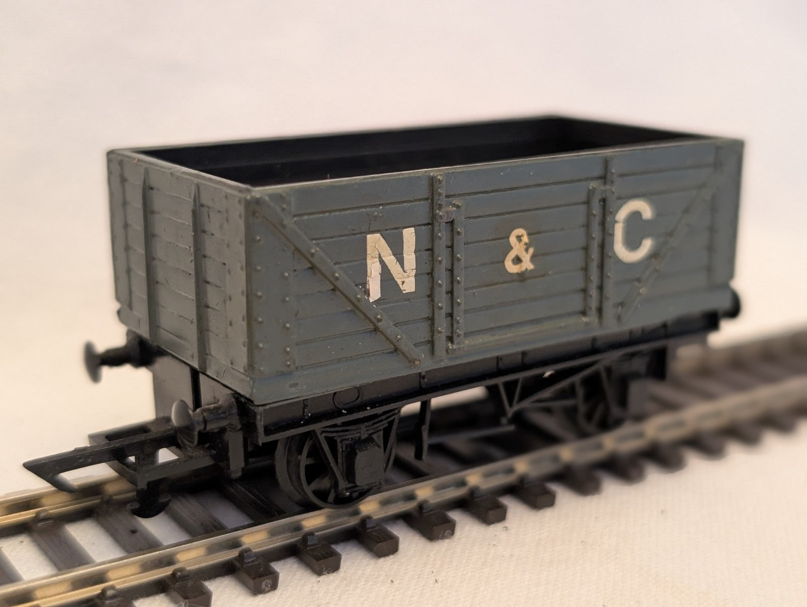 Graham Farish OO Gauge 5-Plank Open Wagon Goods Wagon N & C Grey