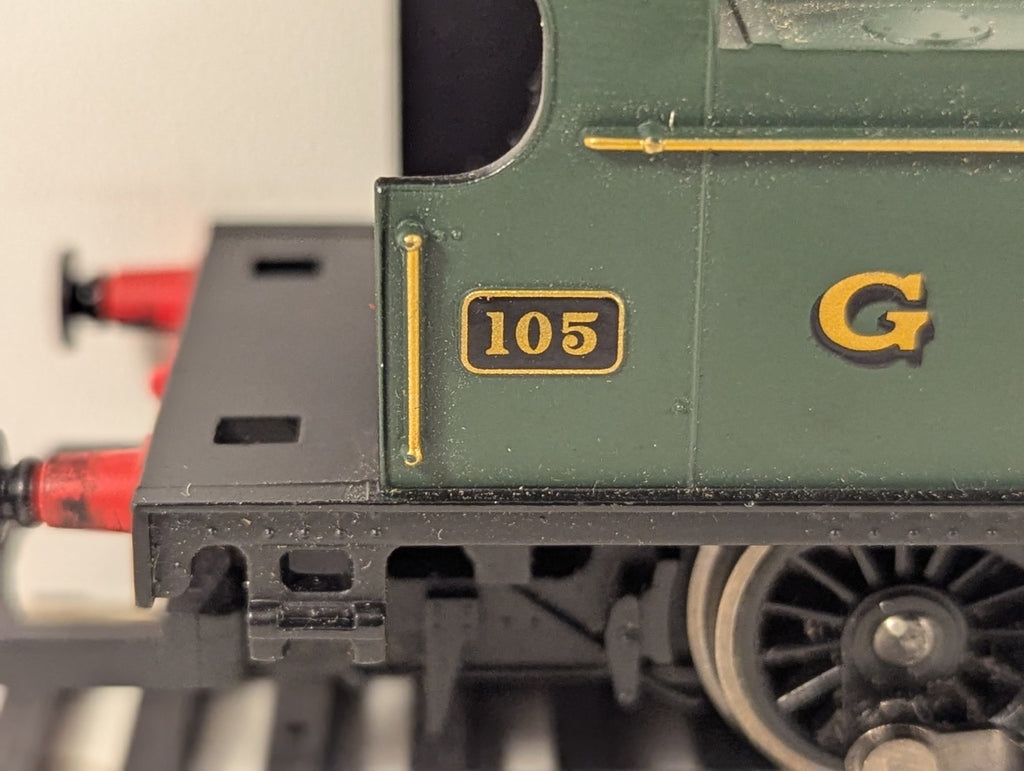 Hornby OO Gauge GWR Holden Class 101 0-4-0T Locomotive 105 GWR Green