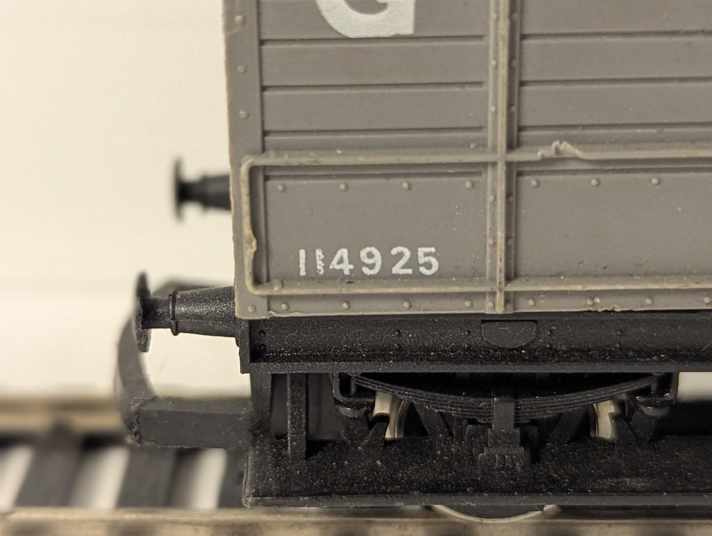 Hornby OO Gauge GWR 20t Toad Brake Van 'Saltney' 114925 GWR Grey R016