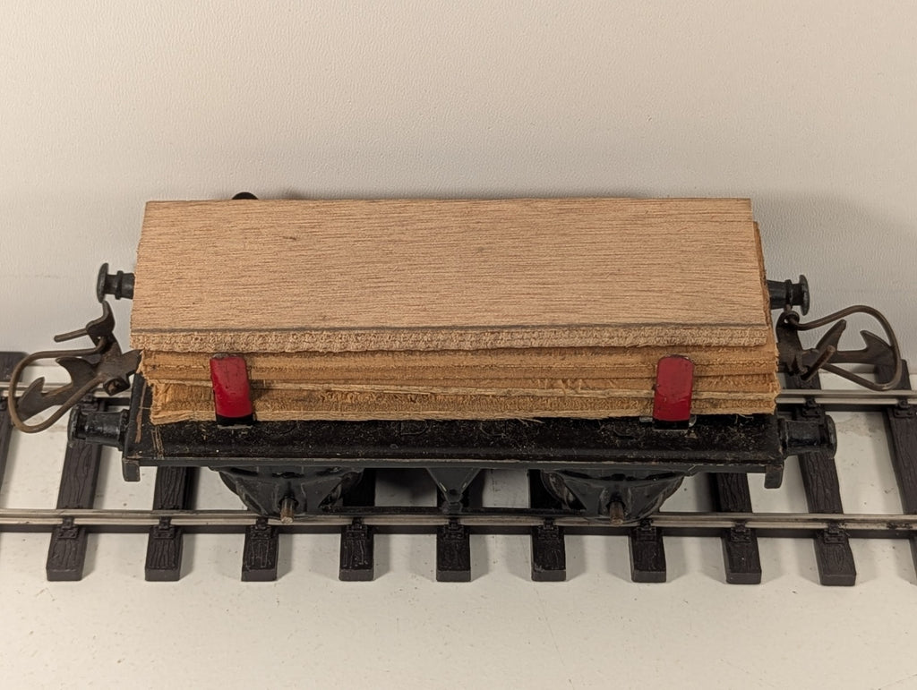 Hornby R175 O Gauge No.1 Timber Wagon with load