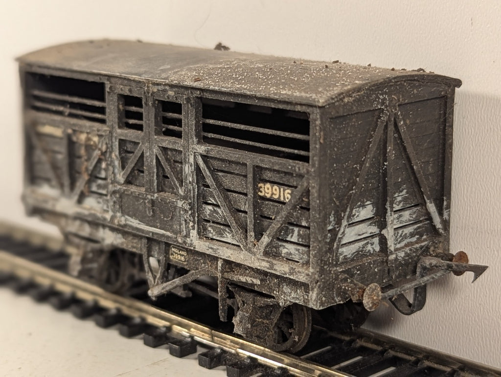 Kitbuilt OO Gauge Midland Cattle Wagon Goods Wagon 39916 MR Grey