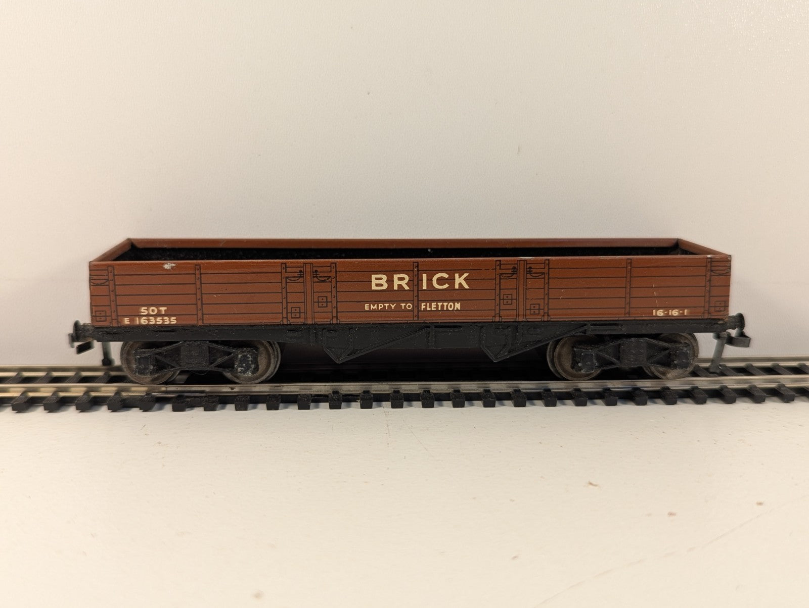 Hornby Dublo 32050 OO Gauge High Capacity Bogie Brick Wagon - Boxed