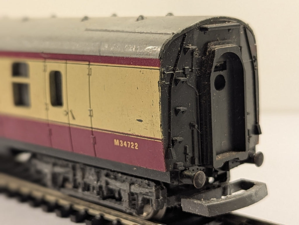 Lima OO Gauge BR Mk1 BSK Brake Second Corridor Coach Passenger Coach
