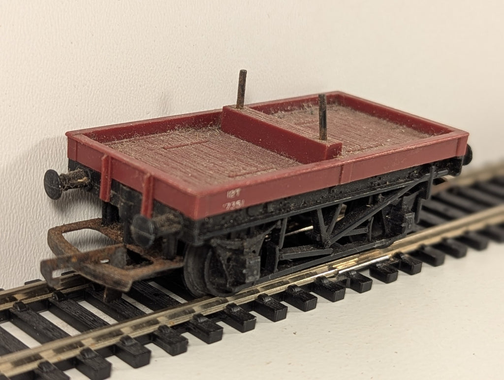 Tri-ang R17 BR 12-Ton Bolster Wagon B913011 – OO Gauge