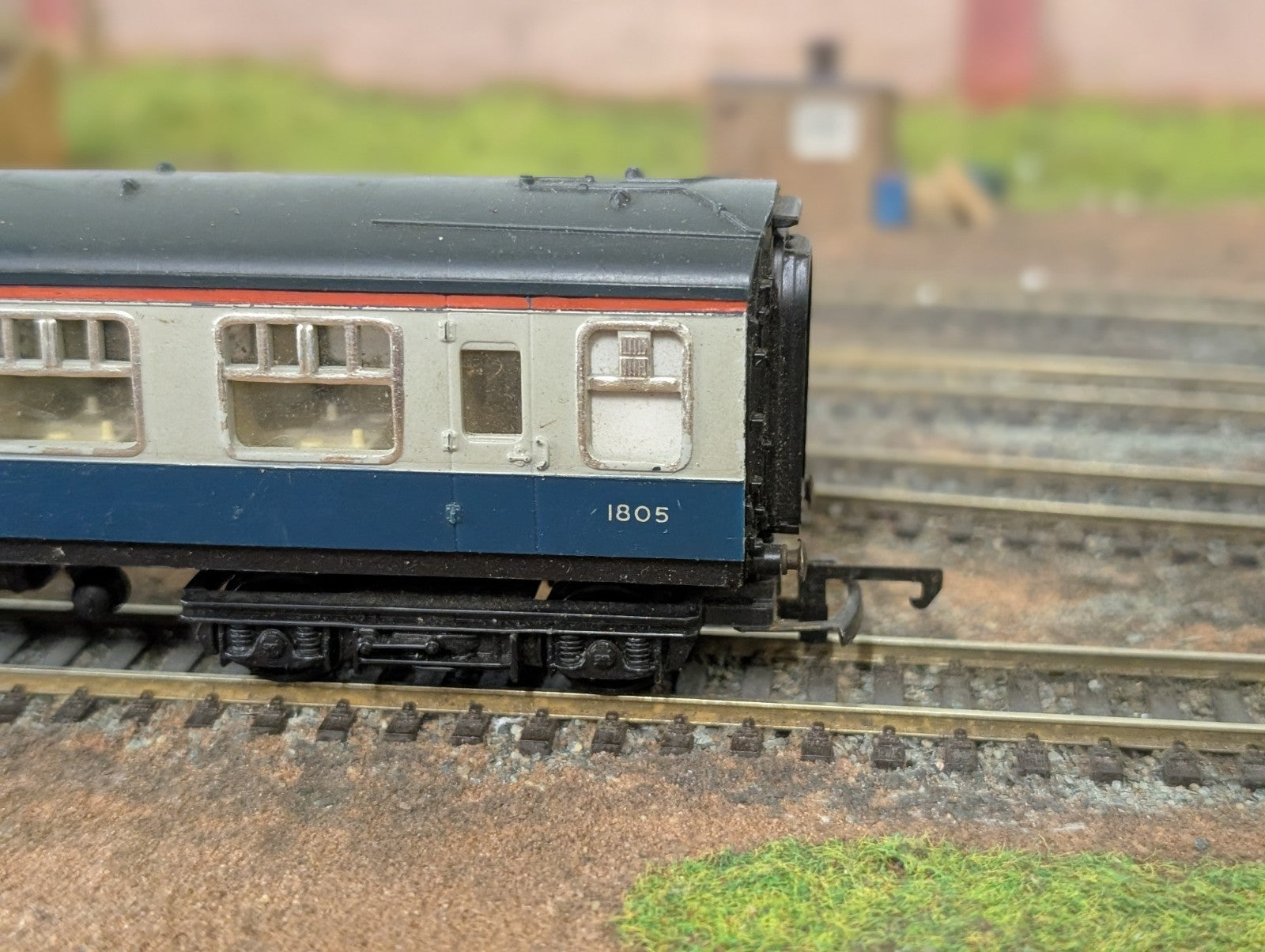 Tri-ang OO Gauge BR Mk1 RMB Restaurant Miniature Buffet Coach No. 1805