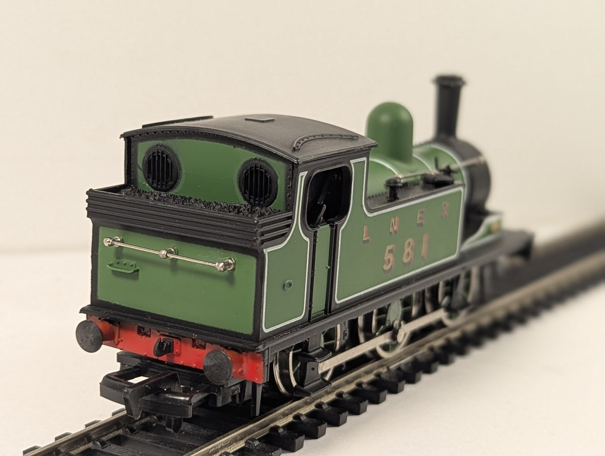 Mainline OO Gauge Class J72 0-6-0T Steam Locomotive 581 LNER Green 37-054