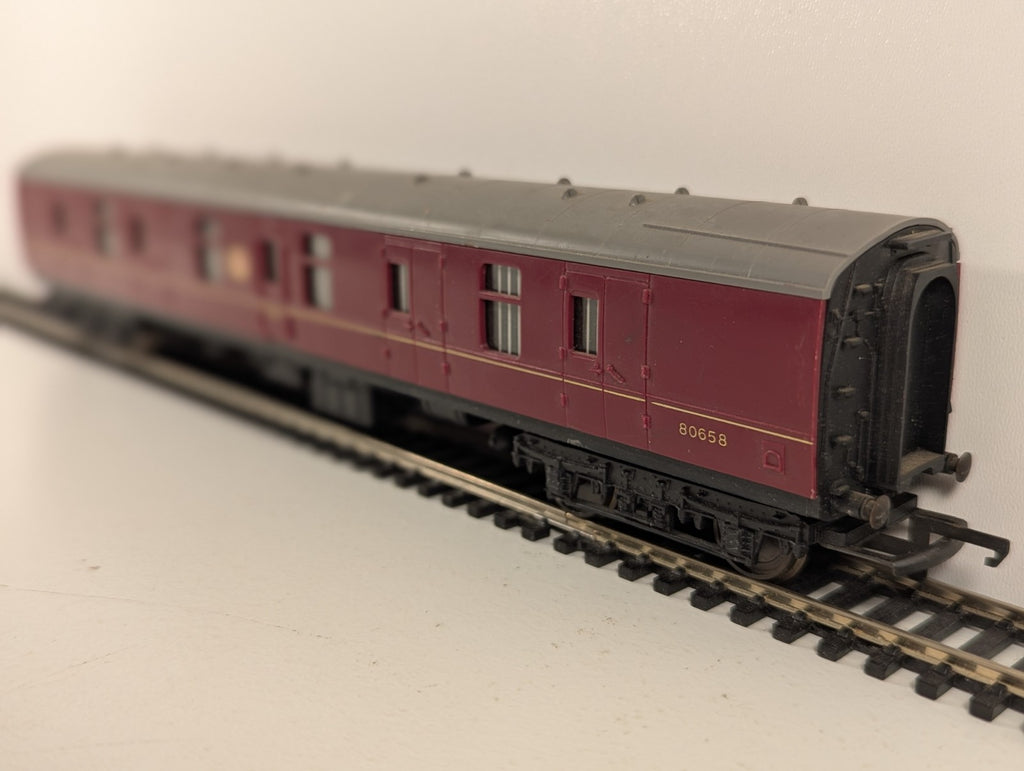 Tri-ang OO Gauge BR Maroon Mk1 Full Brake Coach