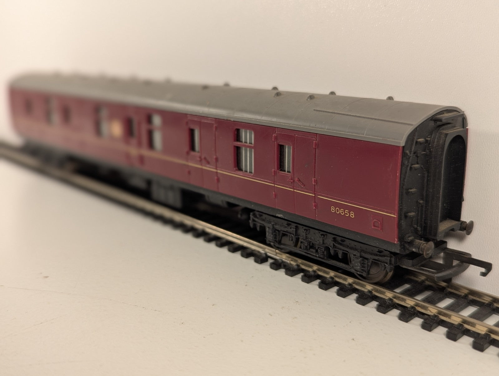 Tri-ang OO Gauge BR Maroon Mk1 Full Brake Coach