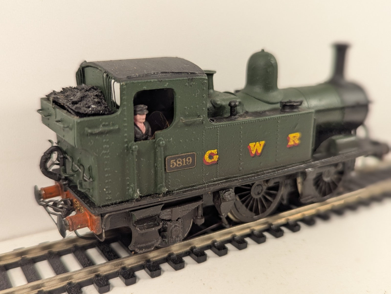 Kitbuilt OO Gauge GWR 14xx Class 0-4-2T No.5819 Steam Locomotive