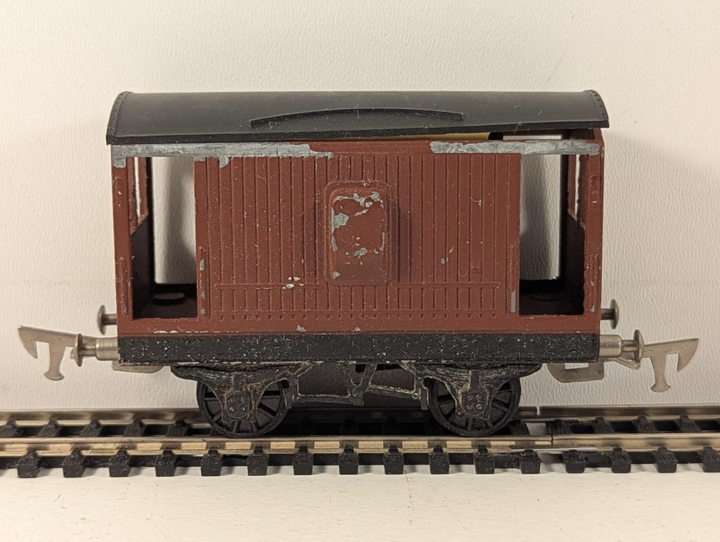 Graham Farish NE Brown 20T Brake Van