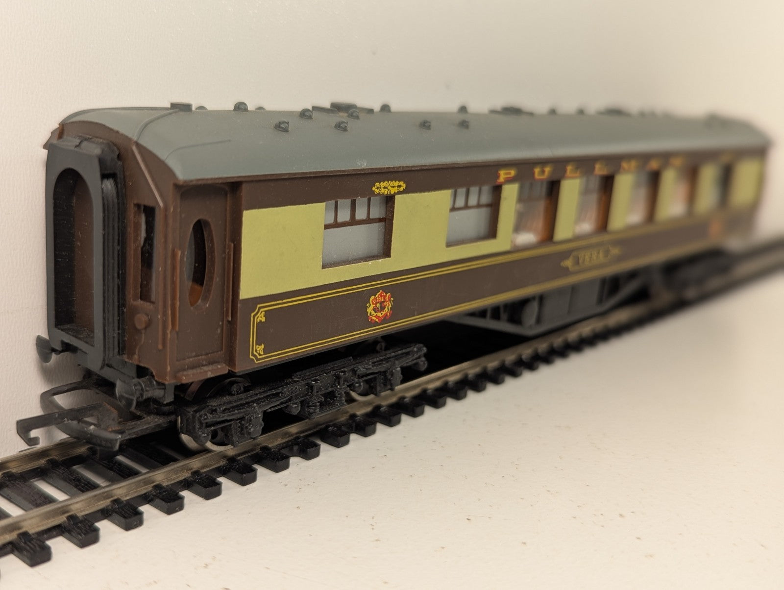 Wrenn W6002V Pullman Parlour First "Vera" Brighton Belle Coach OO Gauge - Boxed