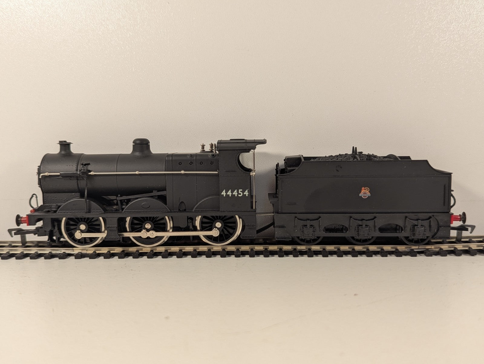 Airfix Railway System 54123-9 4F Fowler 0-6-0 Tender Engine BR Unlined Black