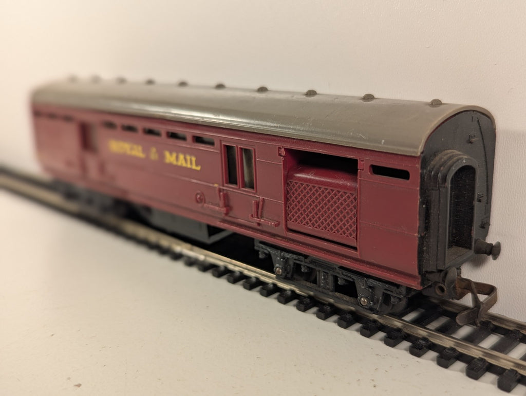 Tri-ang R23 OO Gauge Operating Royal Mail Coach