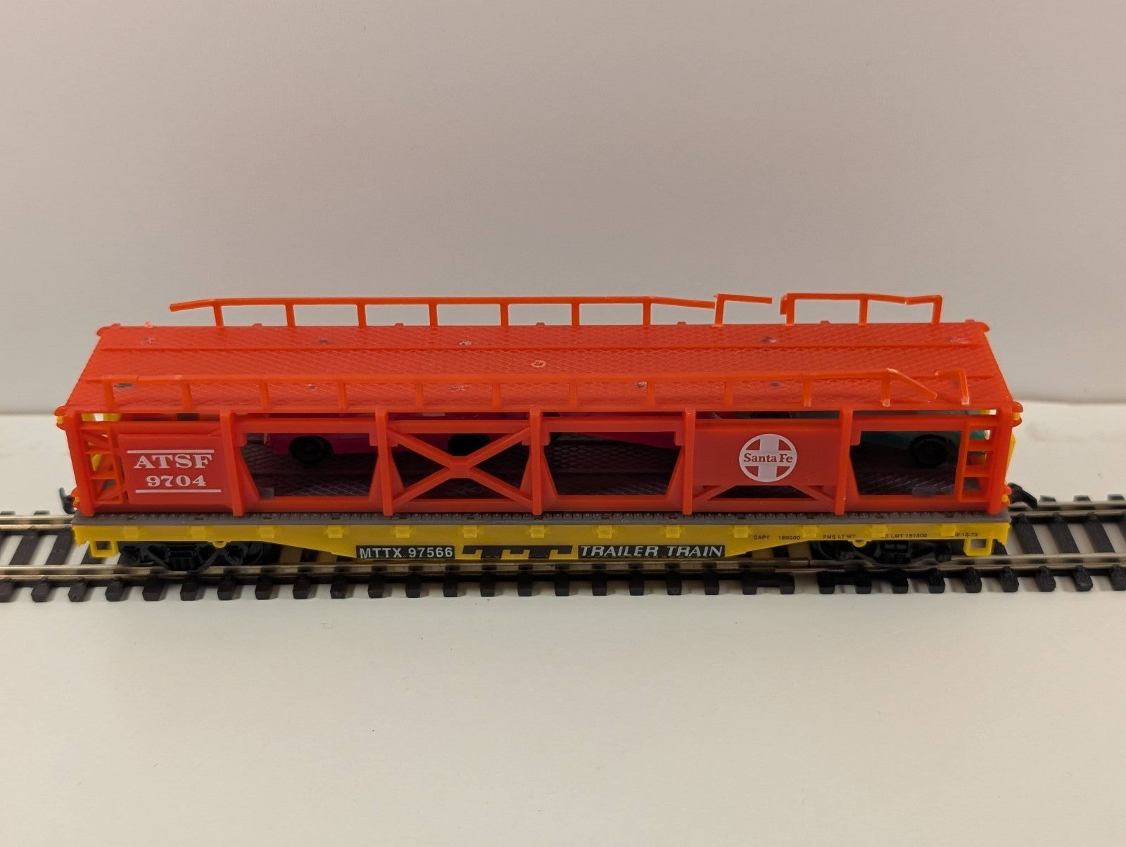 Life-Like HO Scale Auto-Rack Flat Car – For Restoration