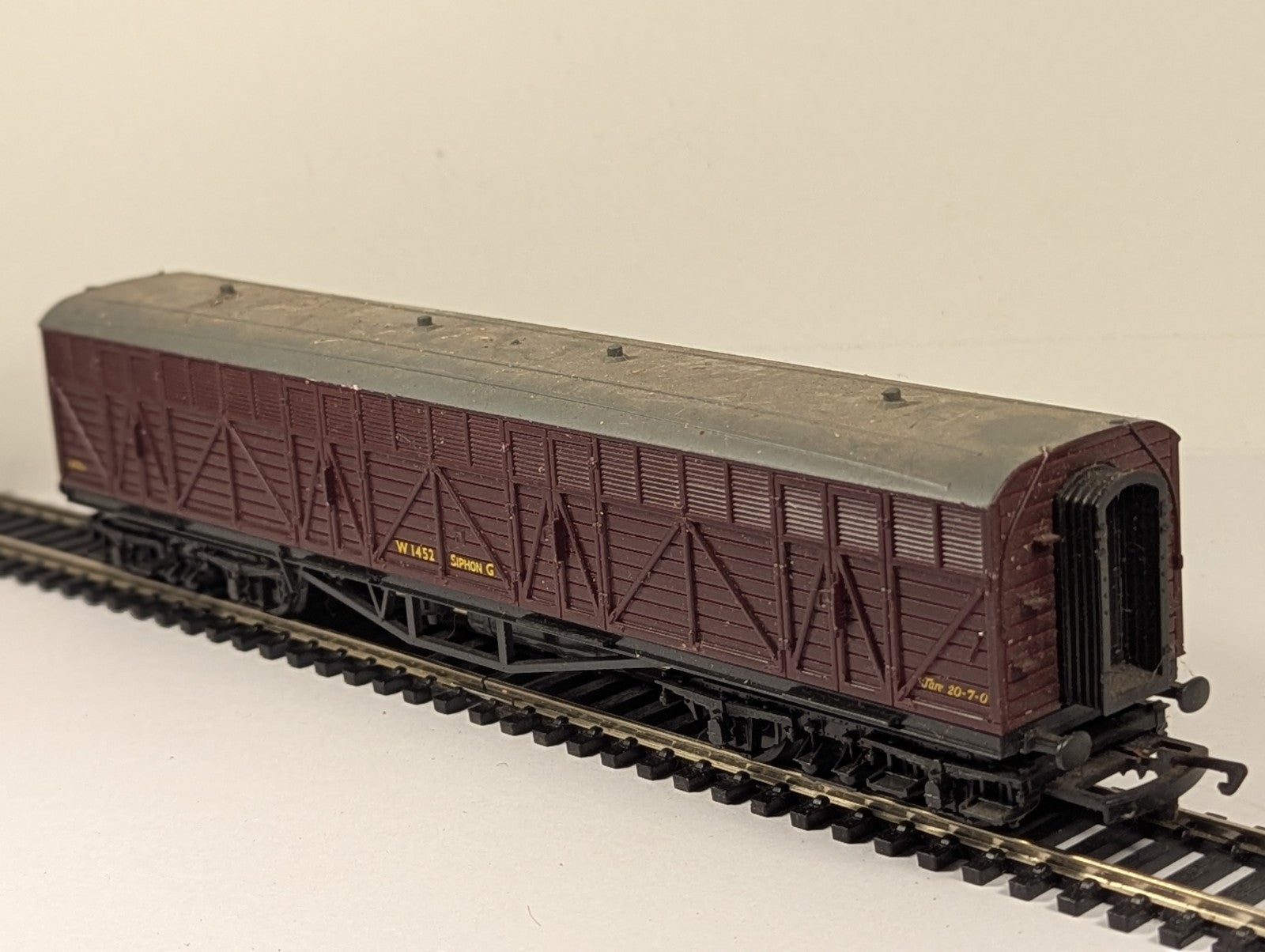 Mainline Railways OO Gauge Siphon G Bogie Van W1452 BR Maroon