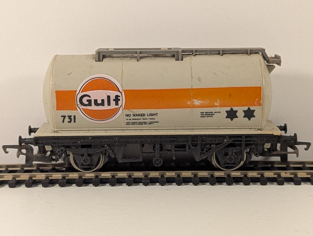 Hornby R731 OO Gauge Gulf Tank Wagon