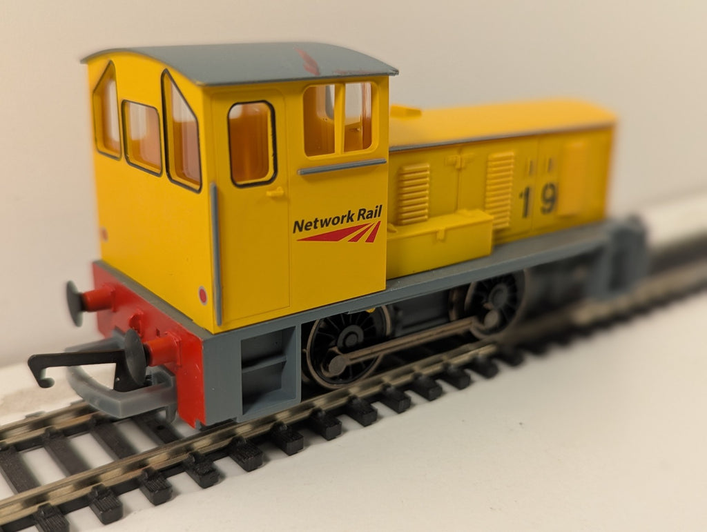 Hornby R3775 Network Rail 0-4-0 Diesel Shunter