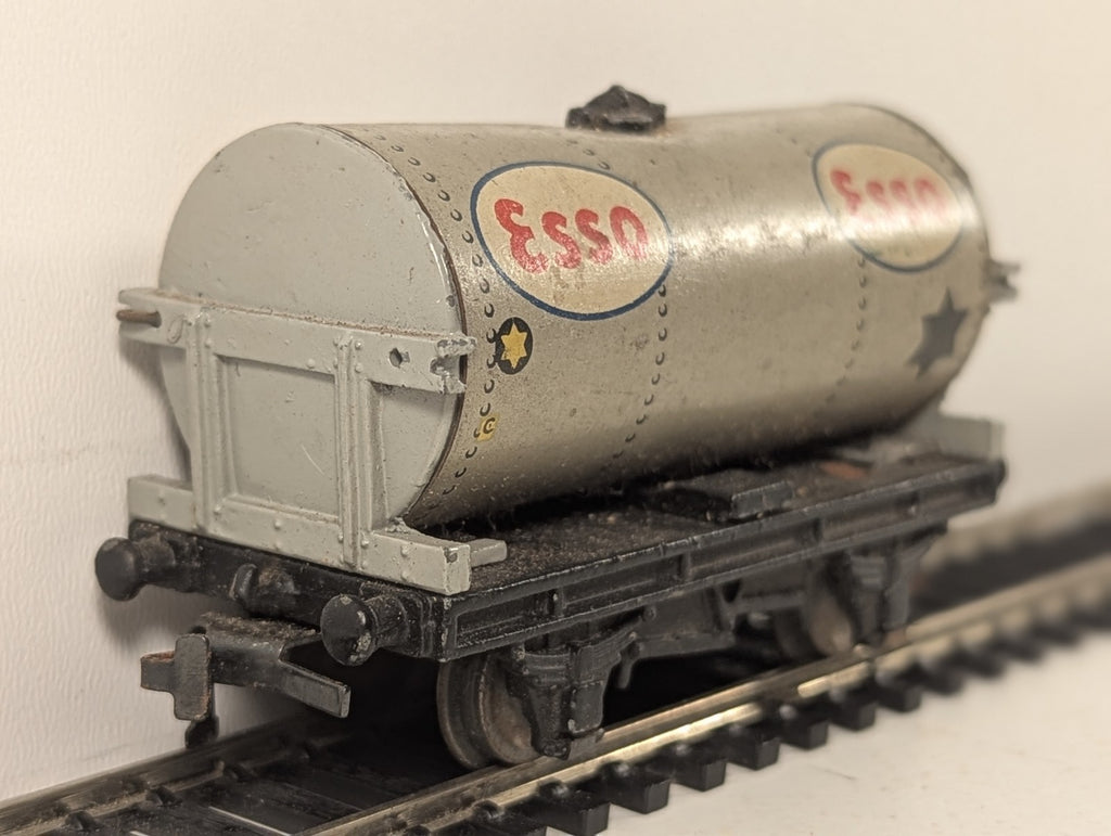 Hornby Dublo OO Gauge Esso Petrol Tank Wagon Goods Wagon Esso Silver