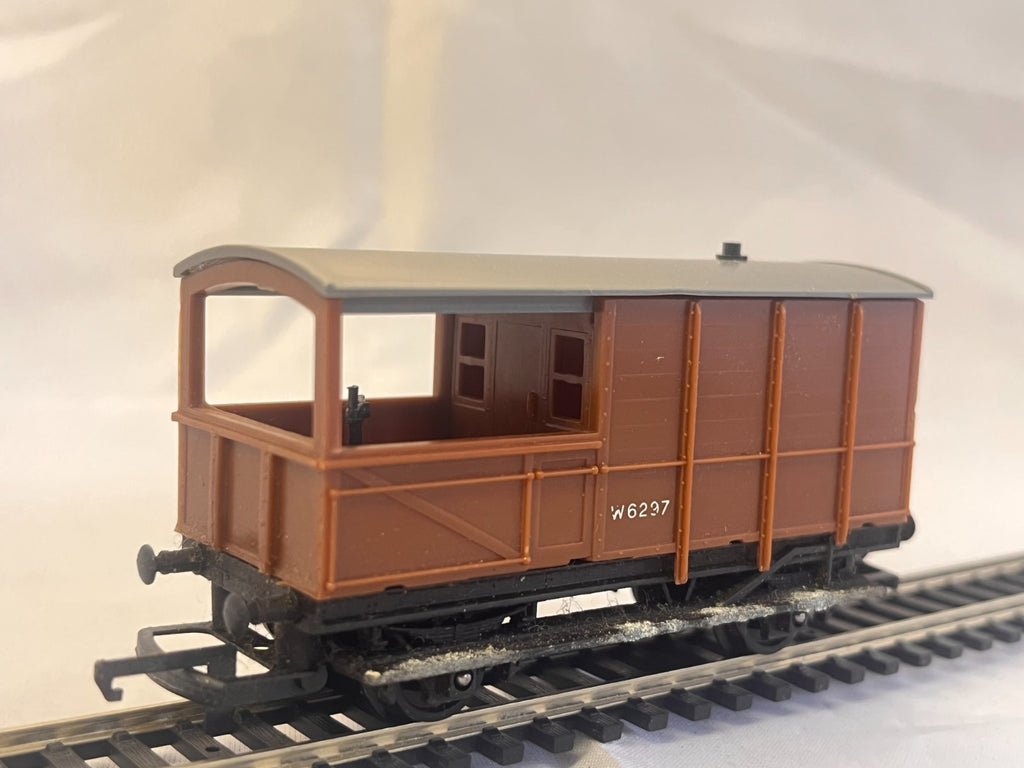 Tri-ang Railways R124 OO Gauge Brown Brake Van Boxed