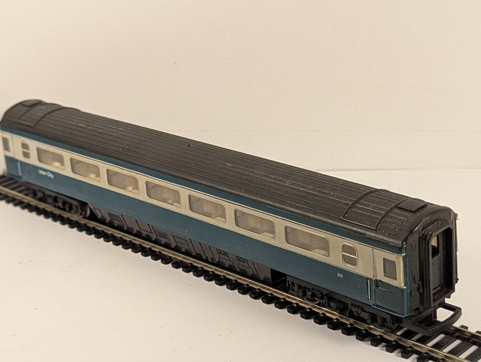 Hornby R439 OO Gauge BR Blue Grey Mk3 Open Second Coach Inter-City