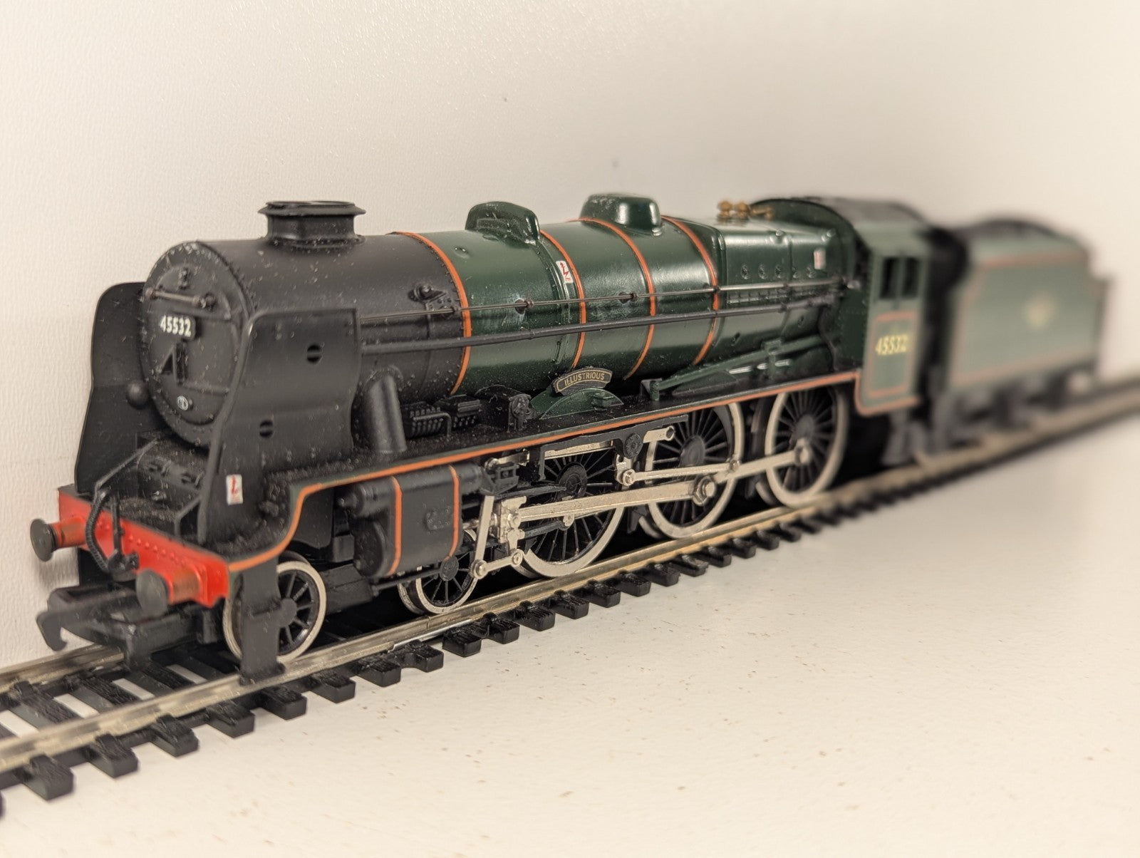Mainline Rebuilt Patriot Class 7P "Illustrious" Steam Locomotive OOGauge - Boxed
