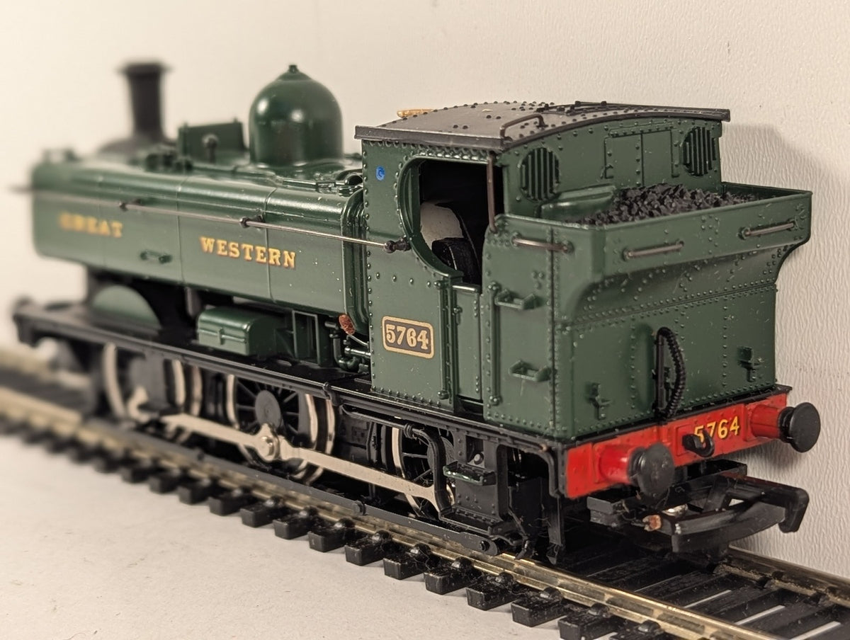 Mainline Railways OO Gauge Class 57xx Pannier Tank Steam Locomotive 5764