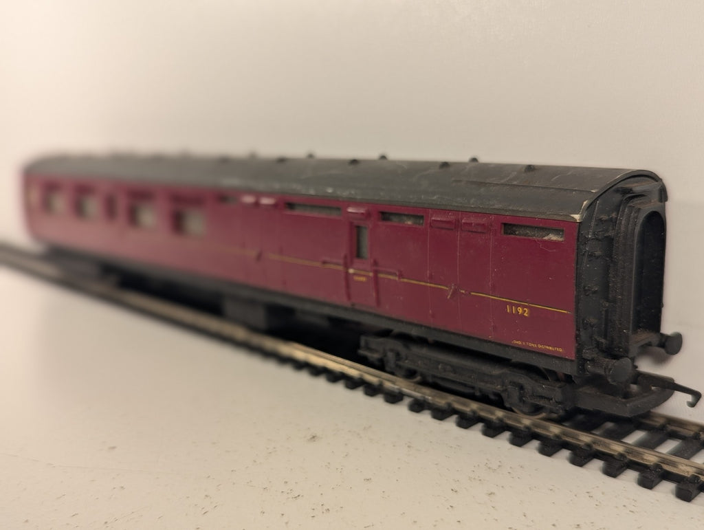 Hornby OO Gauge LMS Brake 3rd Coach Passenger Coach 1192 LMS Crimson Lake R423