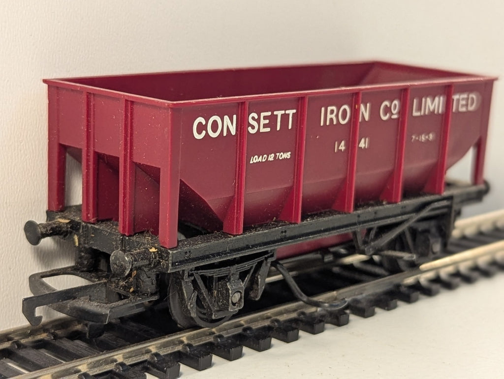 Tri-ang R214C OO Gauge Consett Iron Ore Wagon - missing coupling