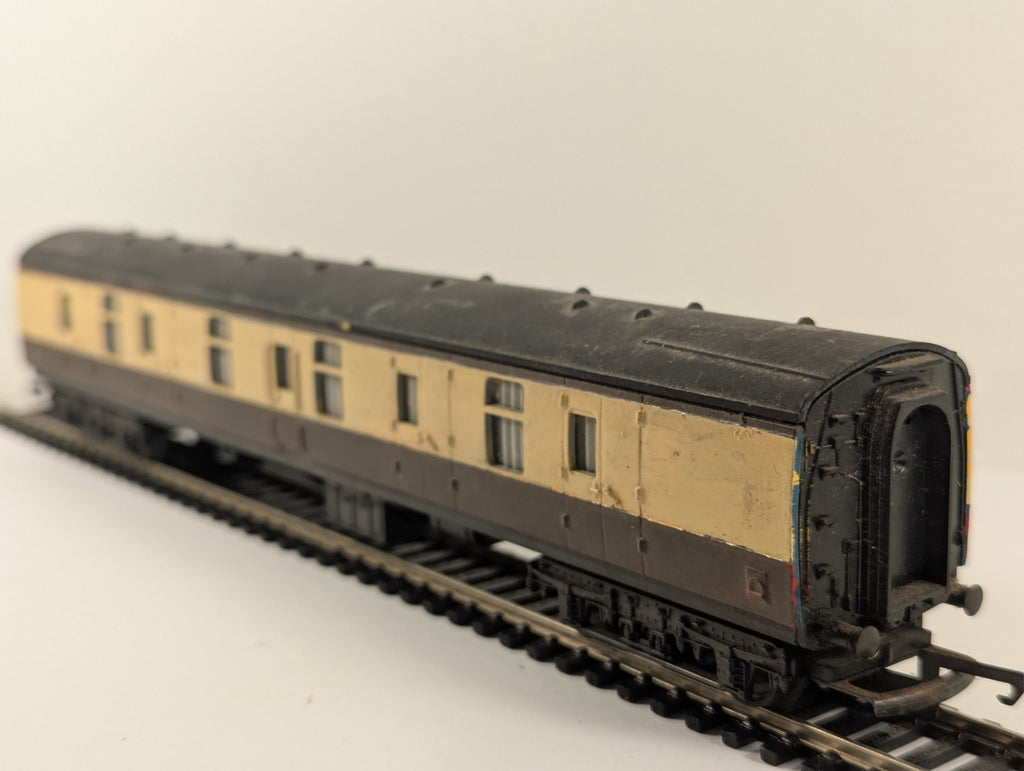 Lima OO Gauge BR Mk1 Full Brake Coach Chocolate & Cream